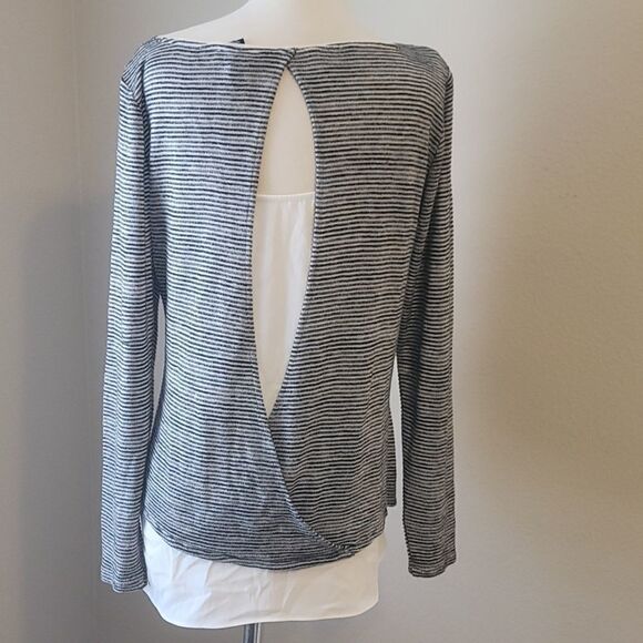 White house black market long sleeve bundle of tops. - Picture 5 of 14